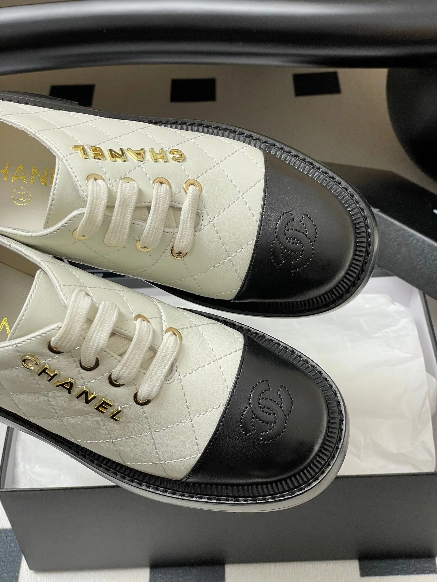 CC 25K Thick-Soled 45mm Loafer White Black Lambskin 247707