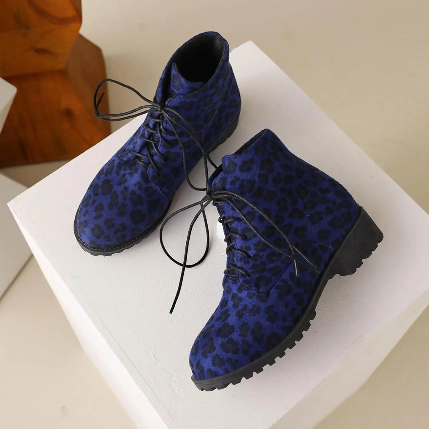 Gicoiz Women Round Toe Classic Combat Chukka Ankle Boots