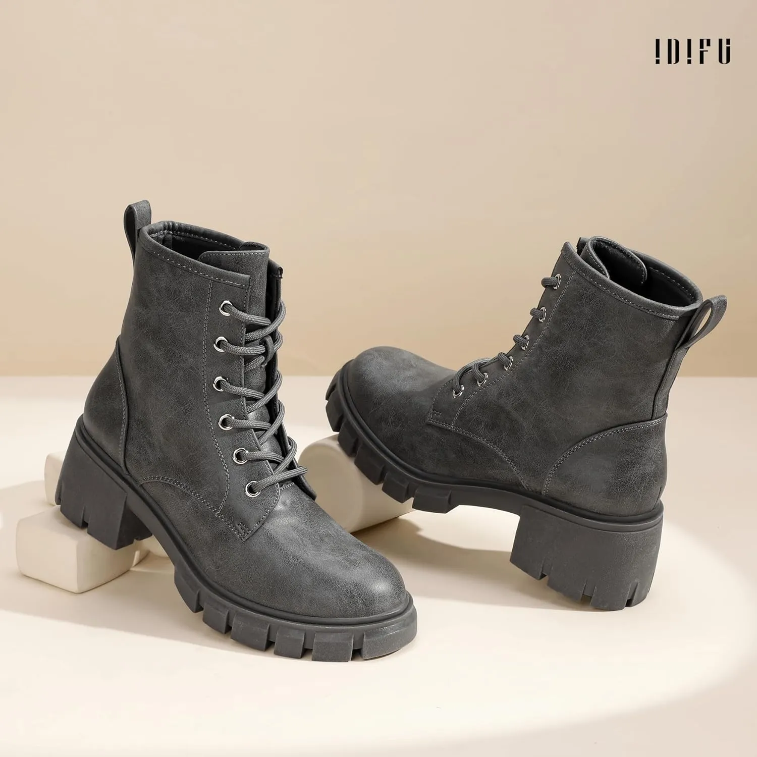 IDIFU IN2 Combat Boots Womens Ankle Boots Low Block Heel Fashion Chunky Short Platform Dress Boots for Women Round Toe Lace Up Boots Ladies Comfortable Cute Stylish Casual Work Lug Sole Booties