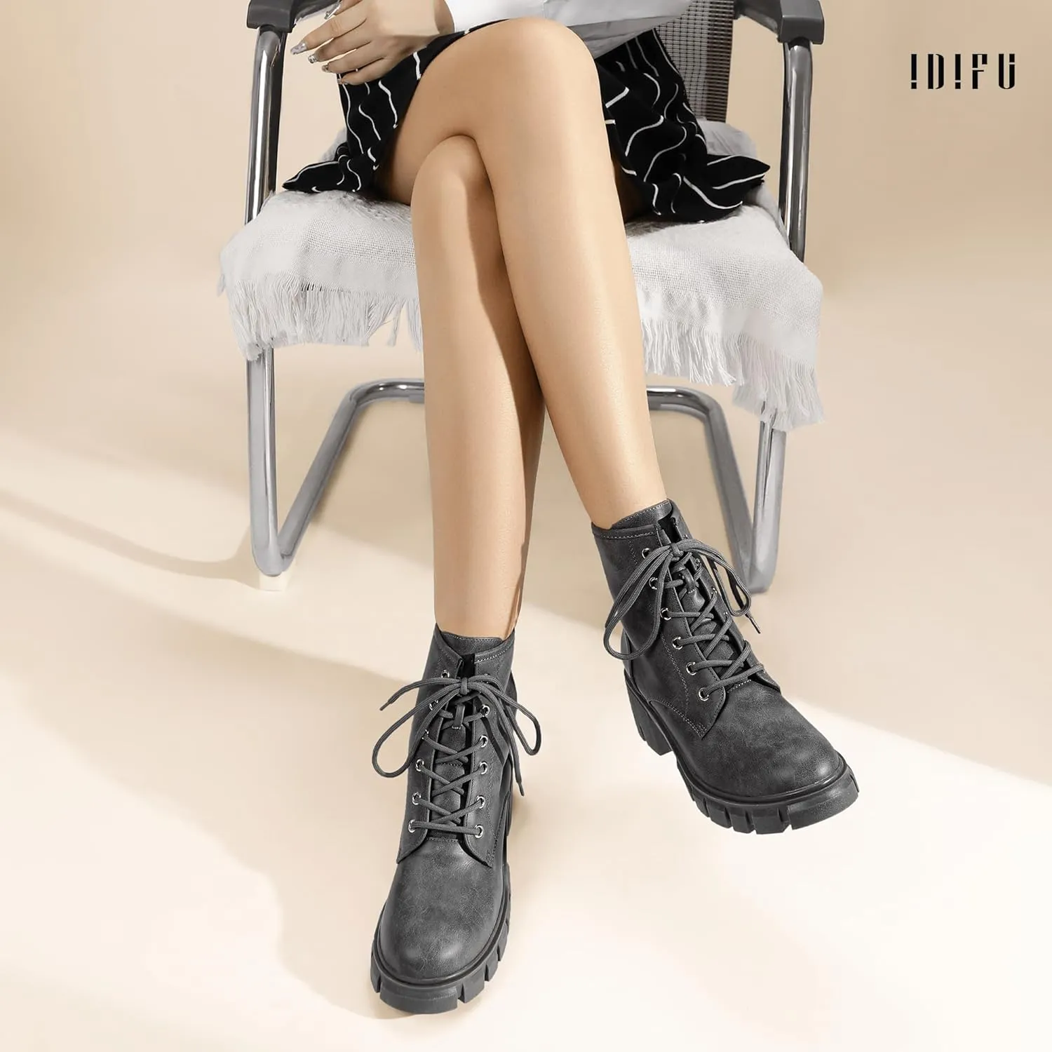IDIFU IN2 Combat Boots Womens Ankle Boots Low Block Heel Fashion Chunky Short Platform Dress Boots for Women Round Toe Lace Up Boots Ladies Comfortable Cute Stylish Casual Work Lug Sole Booties