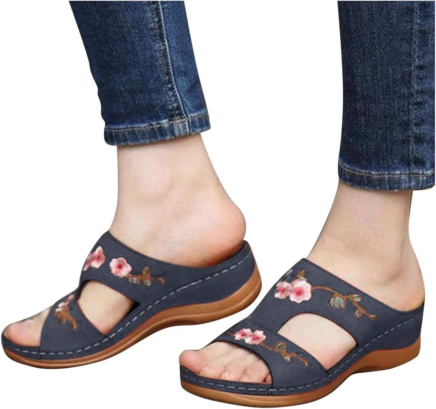 Slip on Sandals for Women Comfortable Casual Flower Embroidery Wedge Platform Slipper Summer Hollow Breathable Open Toe Platform Beach Shoes