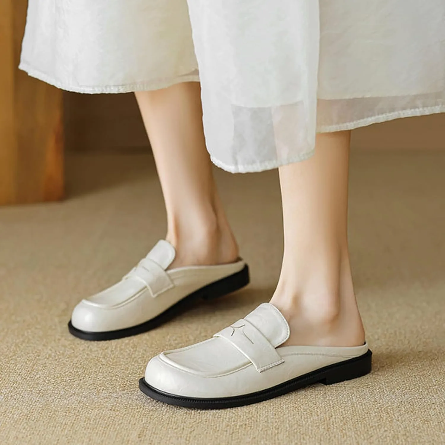 Women's Retro Leather Closed Toe Mules,Slip On Comfort Flat Loafers Fashion Casual Non-Slip Backless Slippers